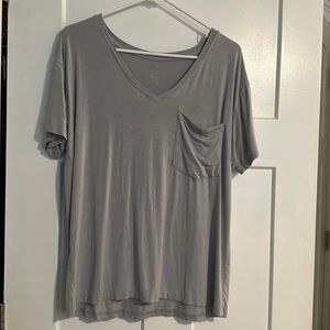 Kyte Baby Women’s Relaxed Fit V-Neck in Storm